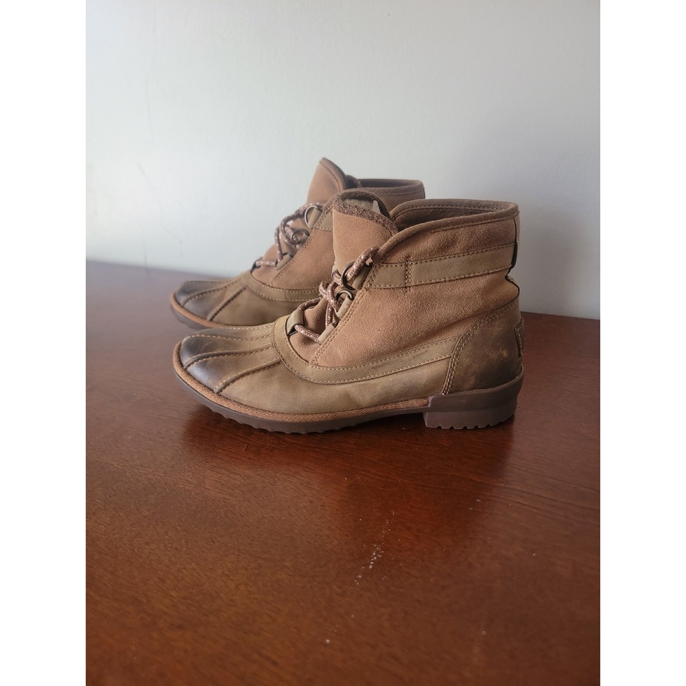 UGG Greda Duck Boot Chestnut Brown Leather Suede Lace Up Boot 1112650 Size 8 Wet